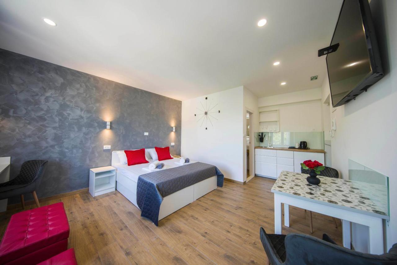 Split Central Luxury Studios Екстериор снимка