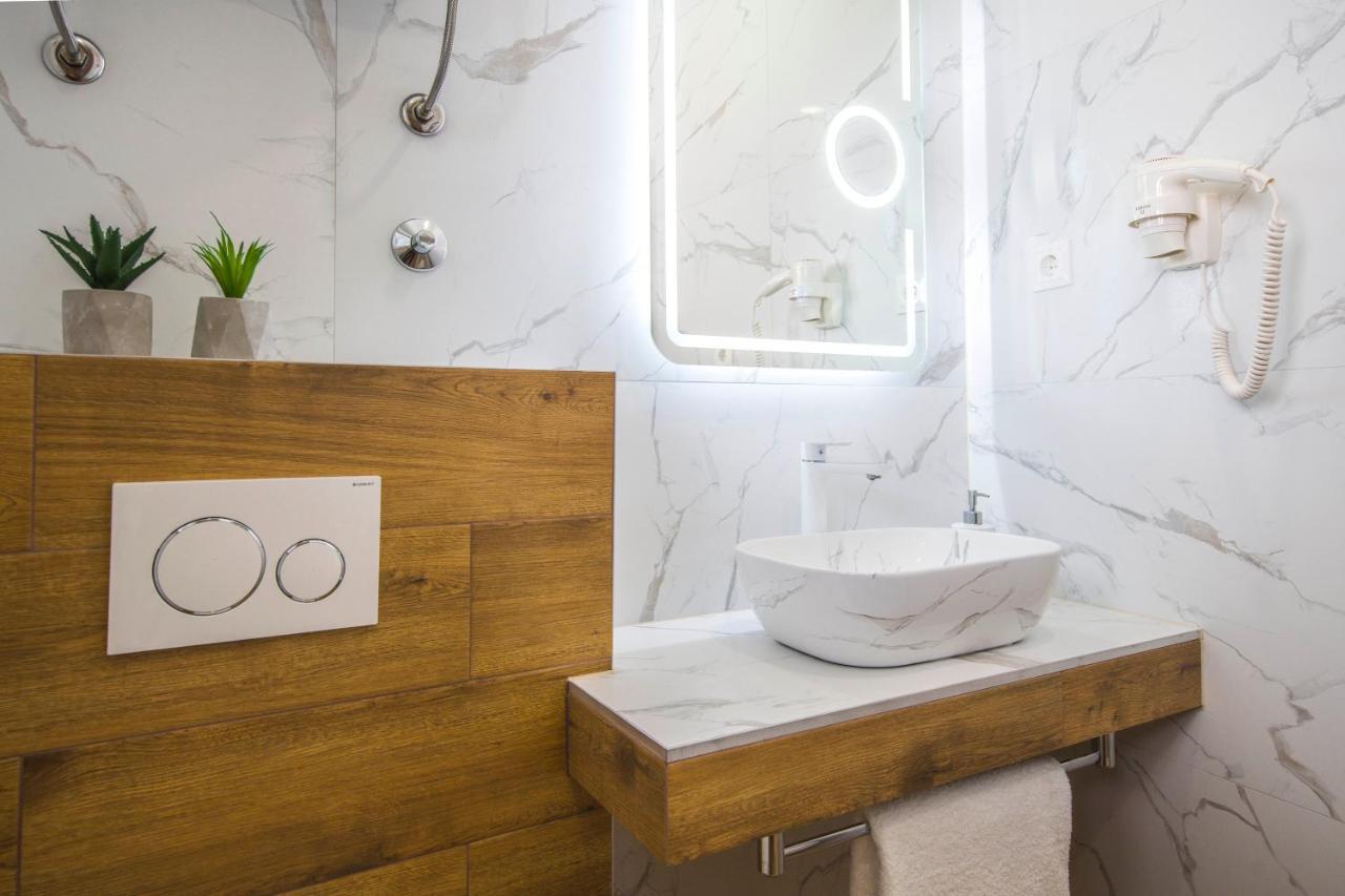 Split Central Luxury Studios Екстериор снимка